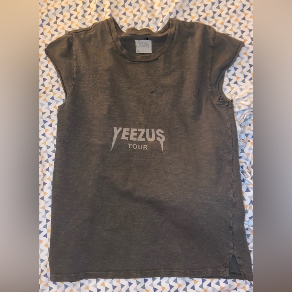 Unisex Yeezy tour oversized shirt.
